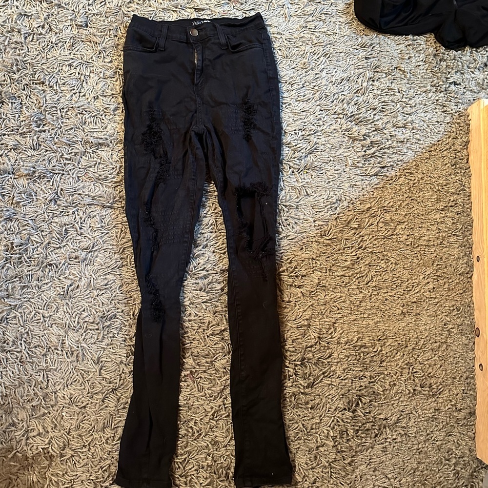 Fashion nova distressed skinny jeans